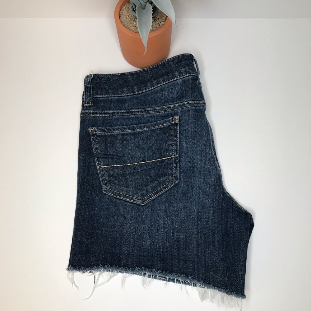 American Eagle Raw-Hem High-Rise Jean Shorts - 10 - Picture 12 of 17
